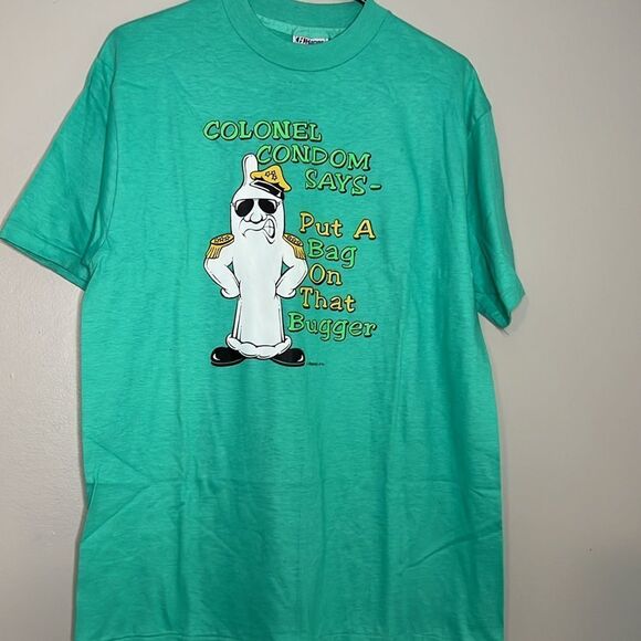 Vintage Colonel Con***Says Put a Bag On That Bugger Hanes Pocket T-shirt Sz L - Picture 6 of 10